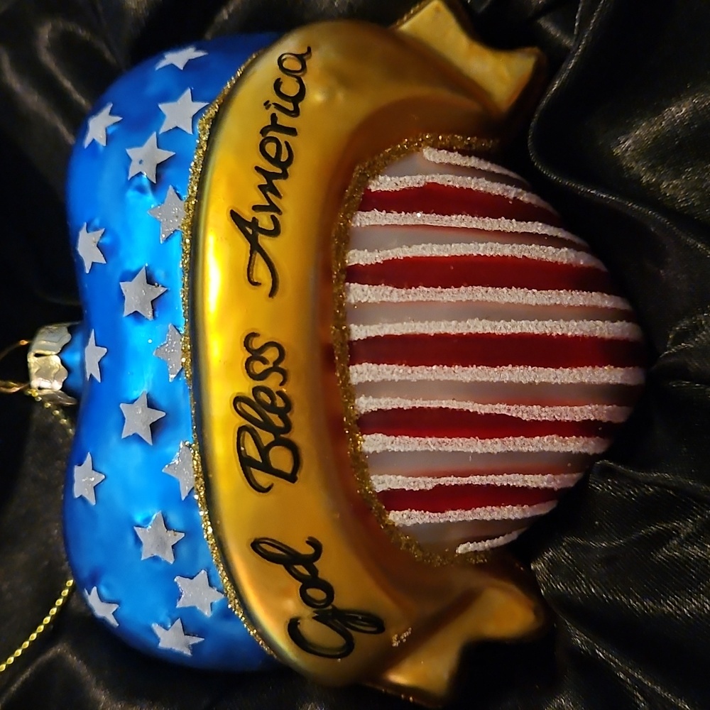 Patriotic USA Glass Heart Ornament "God Bless America" New With Gift Box
